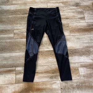 Under Armour medium womens cropped workout pants
